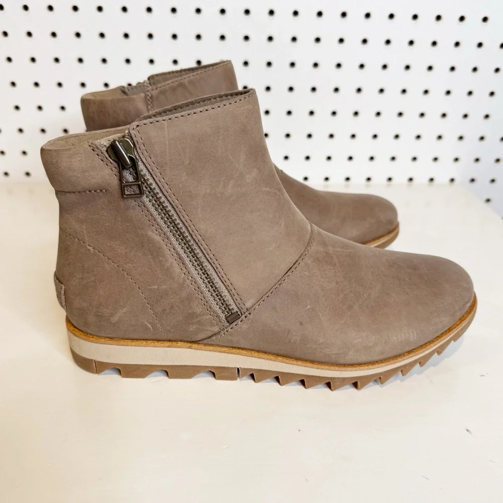 Sorel | Harlow Women's Leather Side‎ Zip Booties NL3737-297 Sz. 7